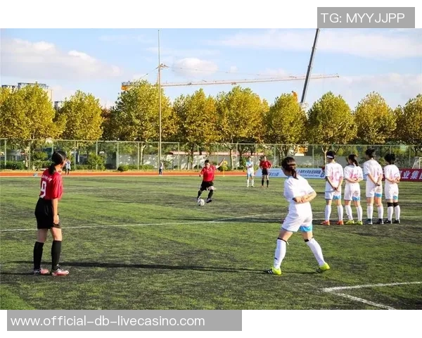 中国足球的现状与未来发展探讨及其在国际舞台上的表现分析 中国足球的现状与未来发展探讨及其在国际舞台上的表现分析