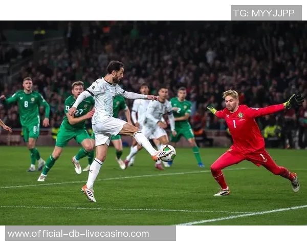 欧洲足球赛事精彩纷呈各大联赛对决引发球迷热潮与期待